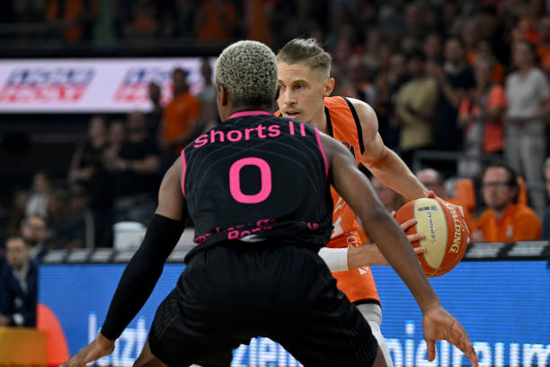 波鸿试图通 波鸿试图通